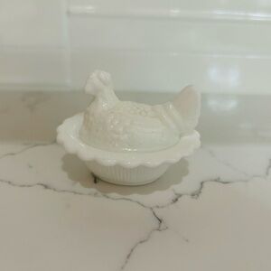 Vintage Milk White Hen Salt Cellar